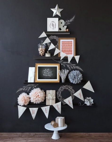 Albero di Natale fai da te a parete. Fonte: web