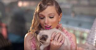 Taylor Swift e Benjamin Button sul set di ME!